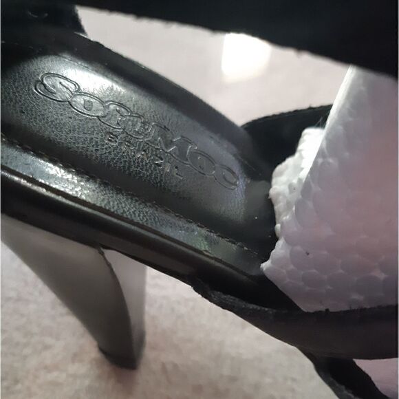 SoftMocāBlackāLeatherāStrappyĀ SandalāHeels - Picture 3 of 16